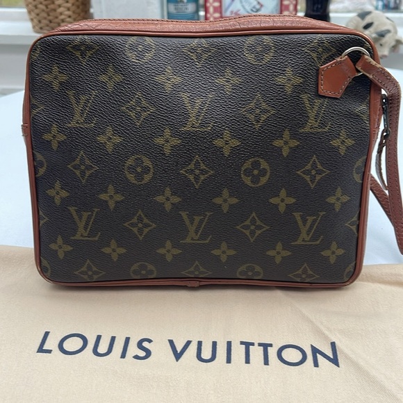 Authentic Louis Vuitton Monogram Vintage Clutch Wristlet & LV Dust Bag - Picture 2 of 16